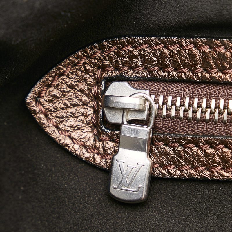 Louis Vuitton Monogram Mahina Shoulder Bag (SHG-35471) - Barde - Image 9