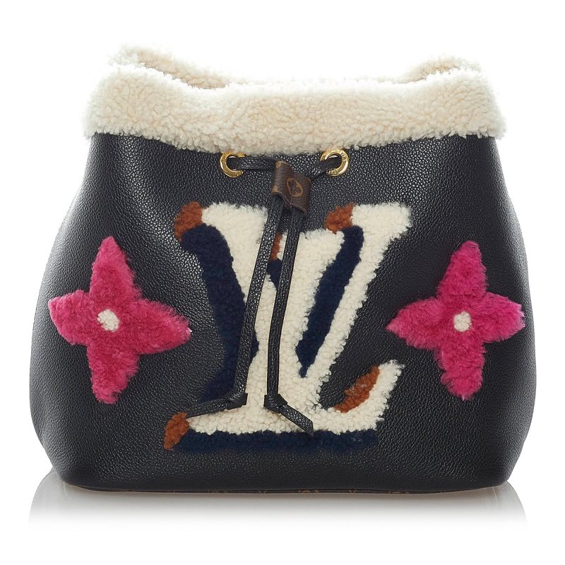 Louis Vuitton Monogram Teddy Shearling Neonoe (SHG-37294) - Barde