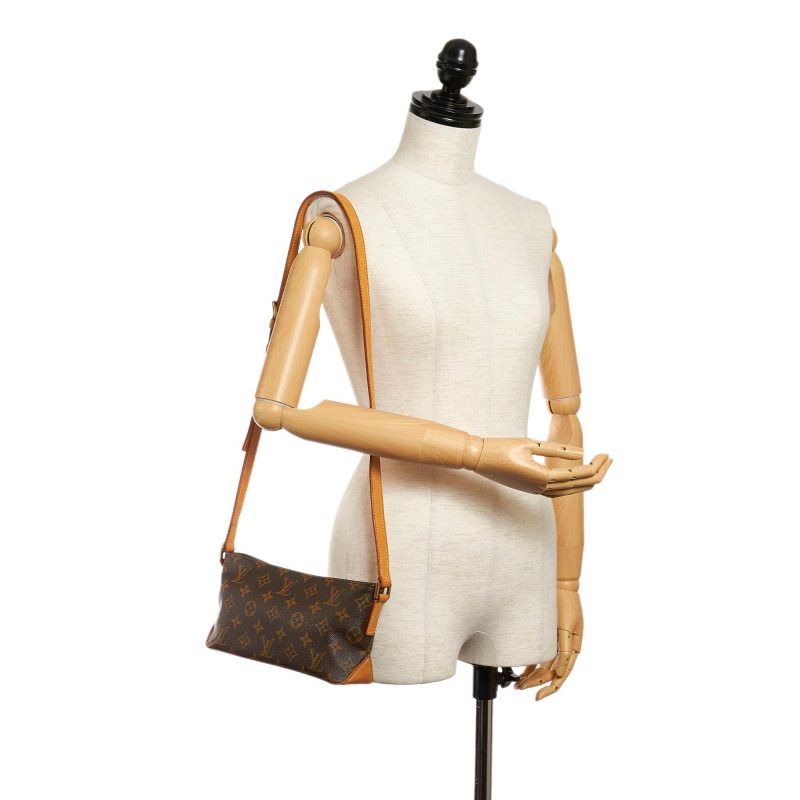 Louis Vuitton Monogram Trotteur (SHG-34035) - Barde - Image 5