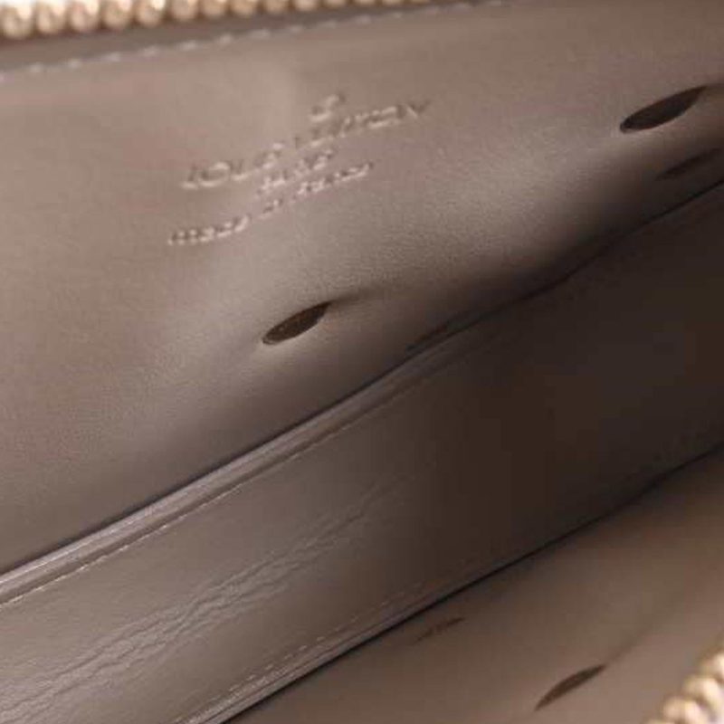 Louis Vuitton Monogram Vernis Fleurs Lexington Pochette (SHG-37531) - Barde - Image 6