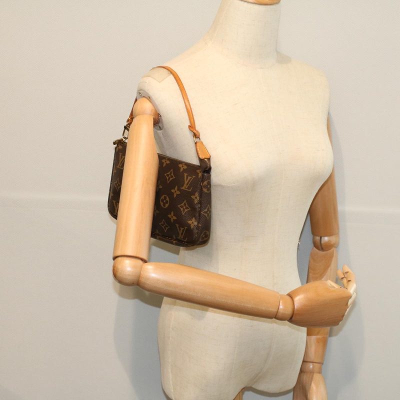Louis Vuitton Pochette Accessoire  Canvas Clutch Bag - Barde - Image 6