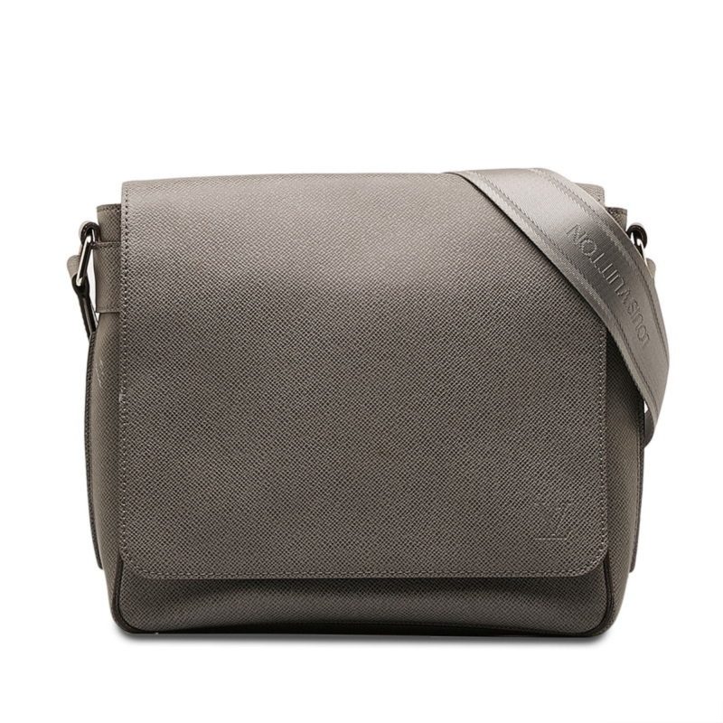 Louis Vuitton Taiga  Leather Shoulder Bag - Barde