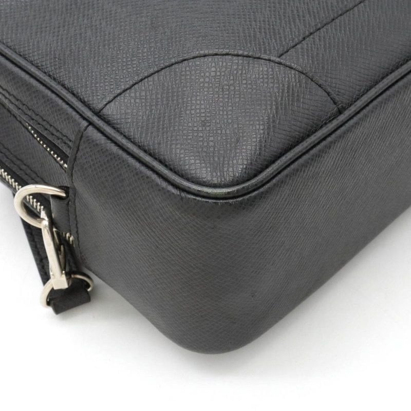 Louis Vuitton Pavel  Leather Clutch Bag - Barde - Image 3