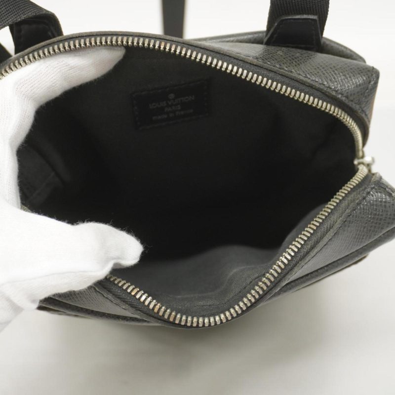Louis Vuitton Sayan  Leather Shoulder Bag - Barde - Image 4