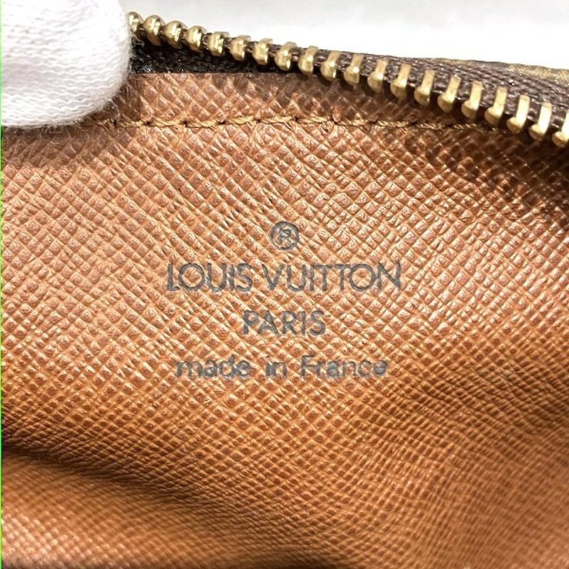 Louis Vuitton Papillon  Canvas Clutch Bag - Barde - Image 6