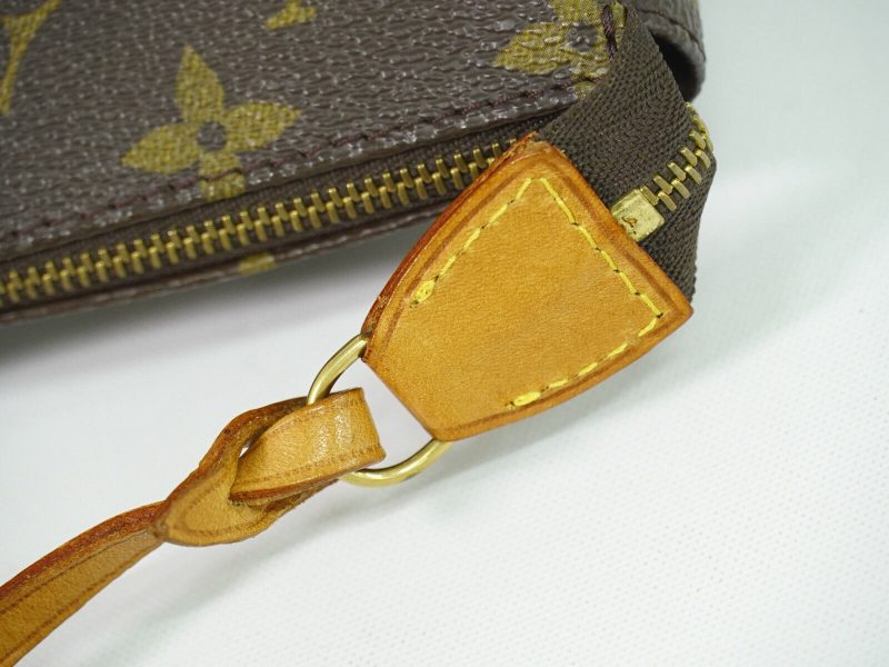 Louis Vuitton Pochette Accessoire  Canvas Clutch Bag - Barde - Image 6