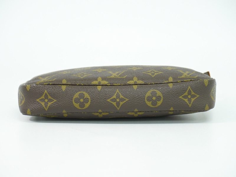 Louis Vuitton Pochette Accessoire  Canvas Clutch Bag - Barde - Image 4