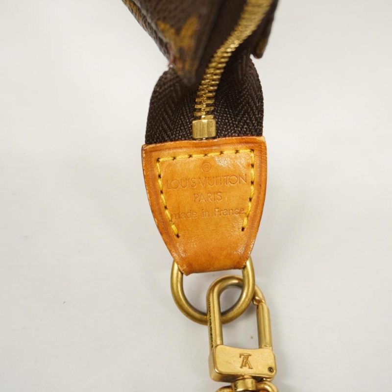 Louis Vuitton Pochette Accessoires  Canvas Clutch Bag - Barde - Image 6
