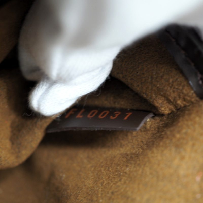 Louis Vuitton Saint Louis  Leather Clutch Bag - Barde - Image 5