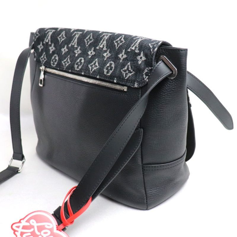 Louis Vuitton Tokyo Besace  Leather Shopper Bag - Barde - Image 2