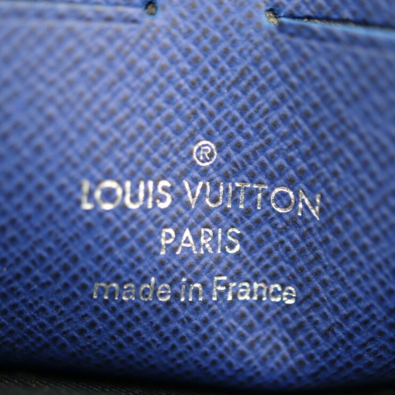 Louis Vuitton Pochette Voyage  Leather Clutch Bag - Barde - Image 6