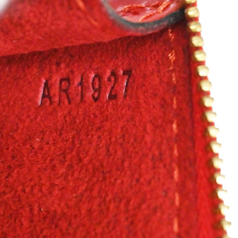 Louis Vuitton Pochette Accessoires  Leather Clutch Bag - Barde - Image 6