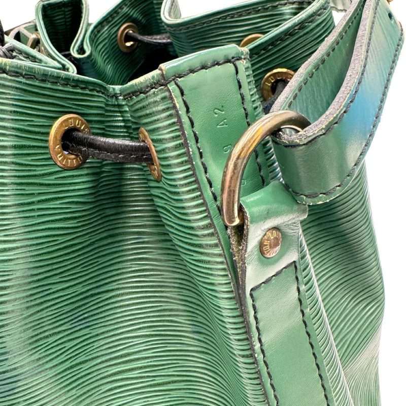 Louis Vuitton Petit Noé  Leather Shoulder Bag - Barde - Image 6