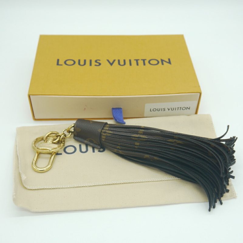 Louis Vuitton Tassel  Canvas Wallet Jewelry - Barde - Image 5
