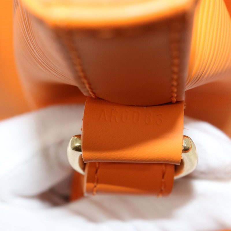 Louis Vuitton Noe  Leather Shoulder Bag - Barde - Image 6