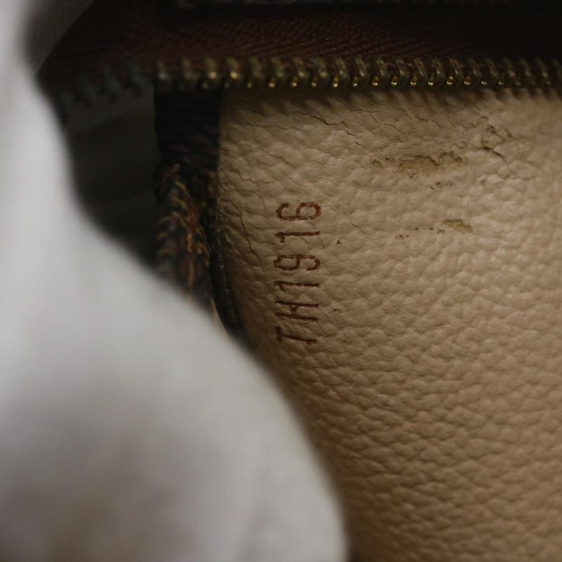 Louis Vuitton Poche Toilette  Canvas Clutch Bag - Barde - Image 6