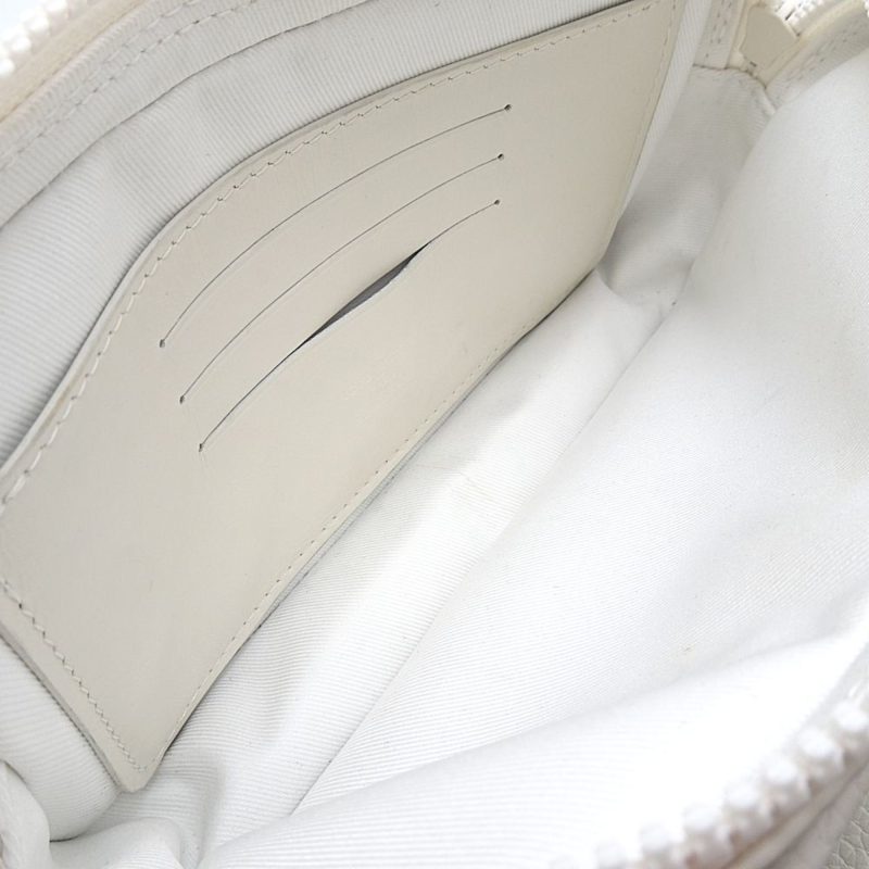 Louis Vuitton Pochette Volga  Leather Clutch Bag - Barde - Image 4