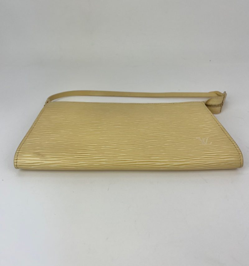 Louis Vuitton Pochette Accessories  Epi 24 Yellow Leather Crossbody Bag - Barde - Image 6