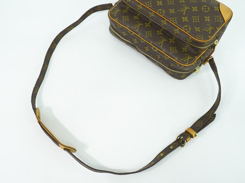 Louis Vuitton Nile  Canvas Shoulder Bag - Barde - Image 3