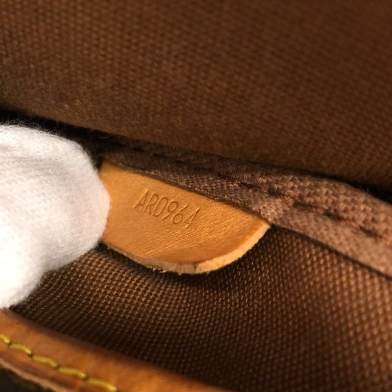 Louis Vuitton Saumur 30  Canvas Shoulder Bag - Barde - Image 6