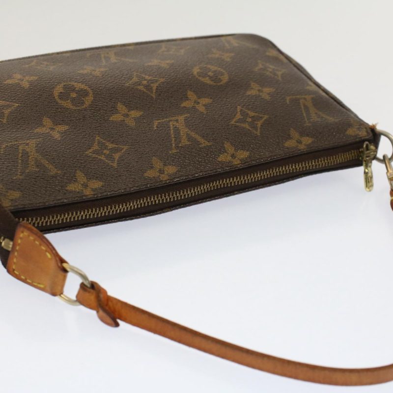 Louis Vuitton Pochette Accessoire  Canvas Clutch Bag - Barde - Image 4