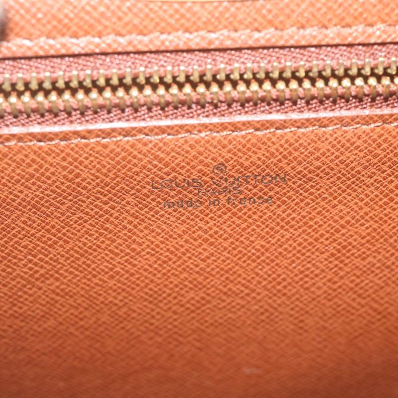 Louis Vuitton Pochette  Leather Clutch Bag - Barde - Image 6