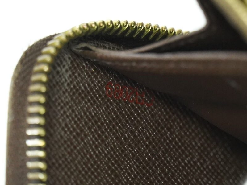 Louis Vuitton Zippy Wallet  Canvas Wallet - Barde - Image 6