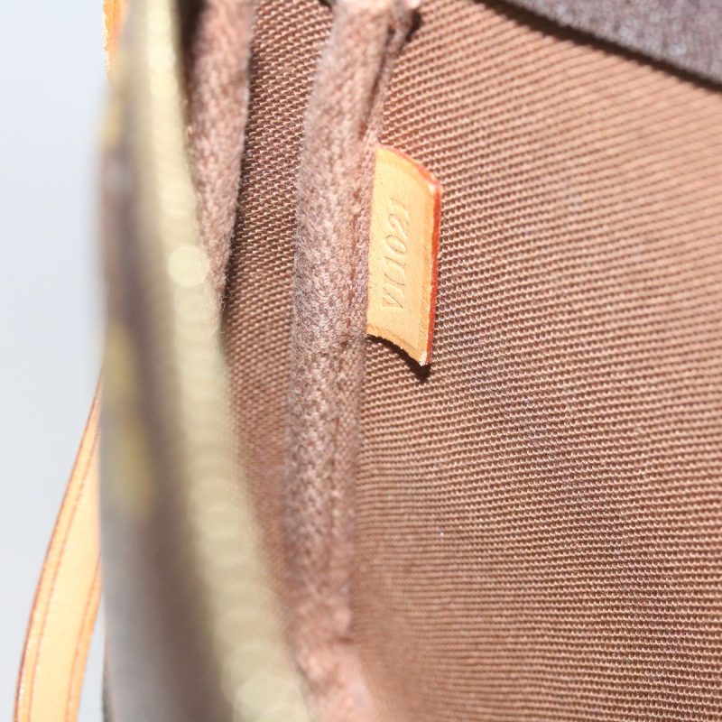 Louis Vuitton Pochette Accessoire  Canvas Clutch Bag - Barde - Image 6