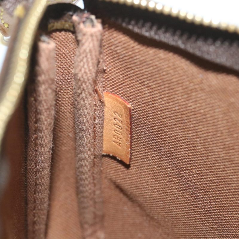 Louis Vuitton Pochette Accessoire  Canvas Clutch Bag - Barde - Image 6