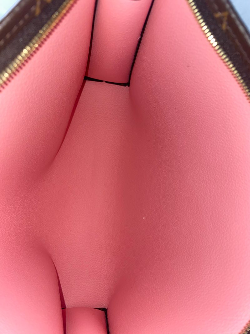 Louis Vuitton Monogram Toiletry Pouch 26 - Barde - Image 3