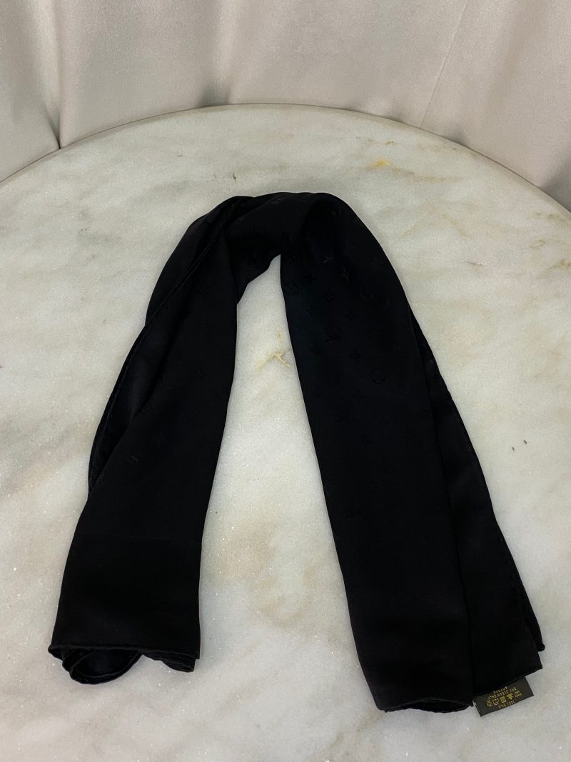 Louis Vuitton Black Monogram Scarf - Barde - Image 5