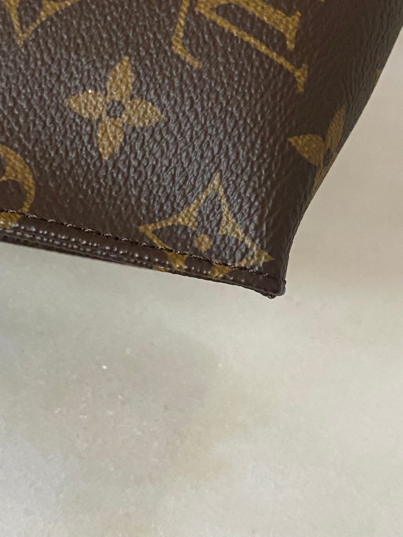 Louis Vuitton Monogram Toiletry Pouch 26 - Barde - Image 10