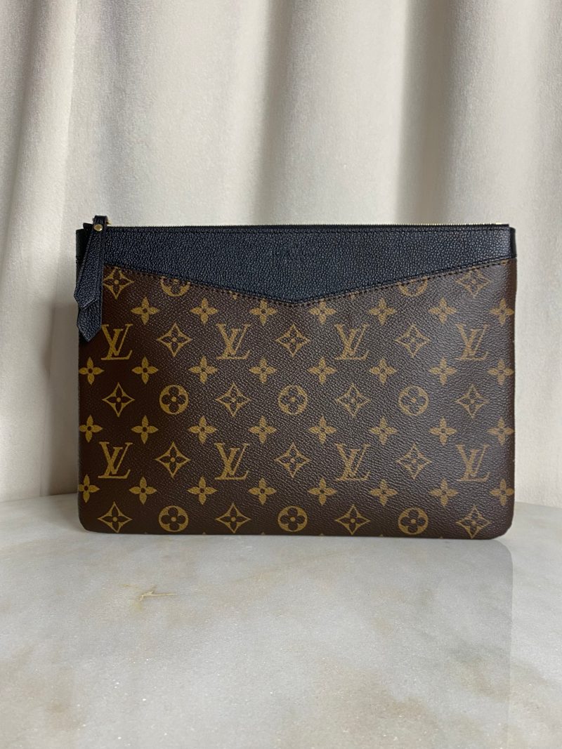 Louis Vuitton Monogram Black Daily Pouch - Barde - Image 2