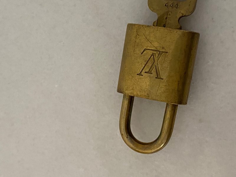 Louis Vuitton Gold Lock and 2 Keys Set - Barde - Image 3
