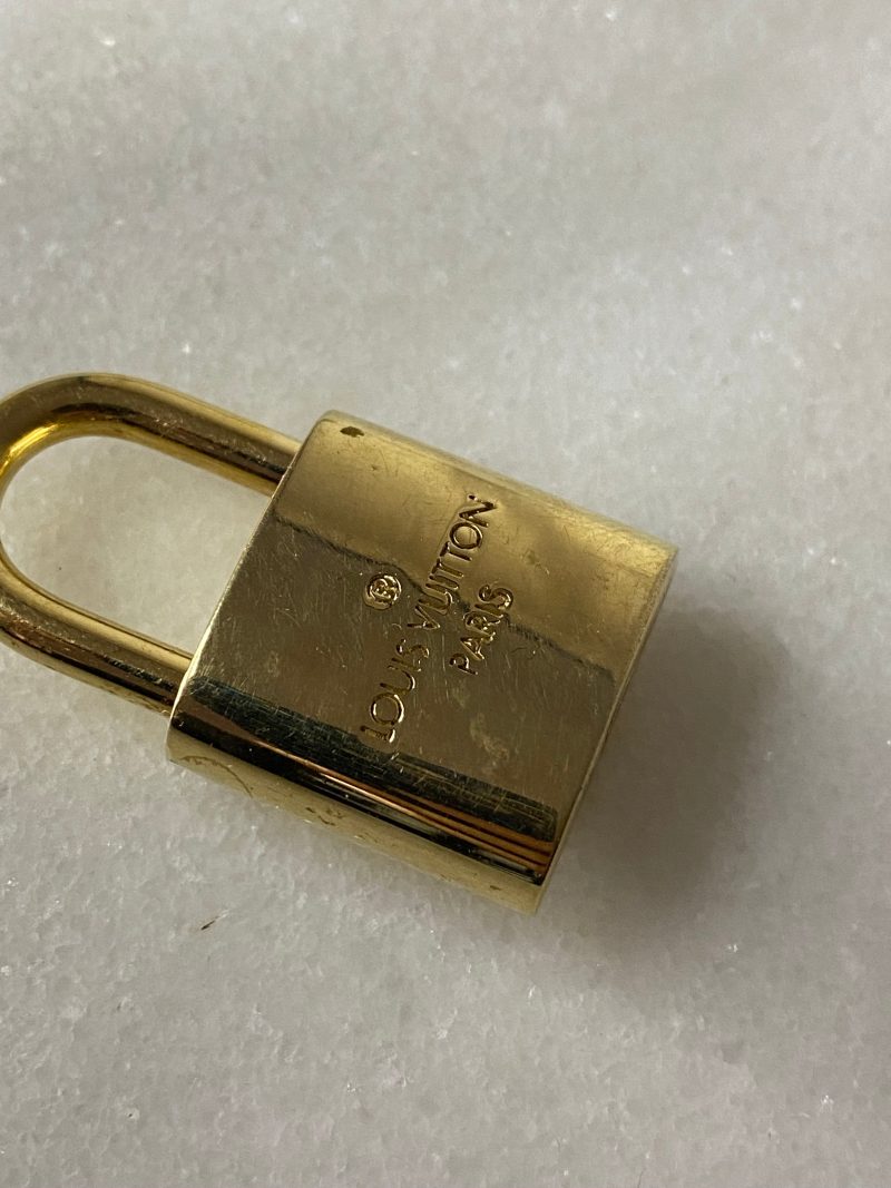 Louis Vuitton Lock and 2 Key - Barde - Image 6