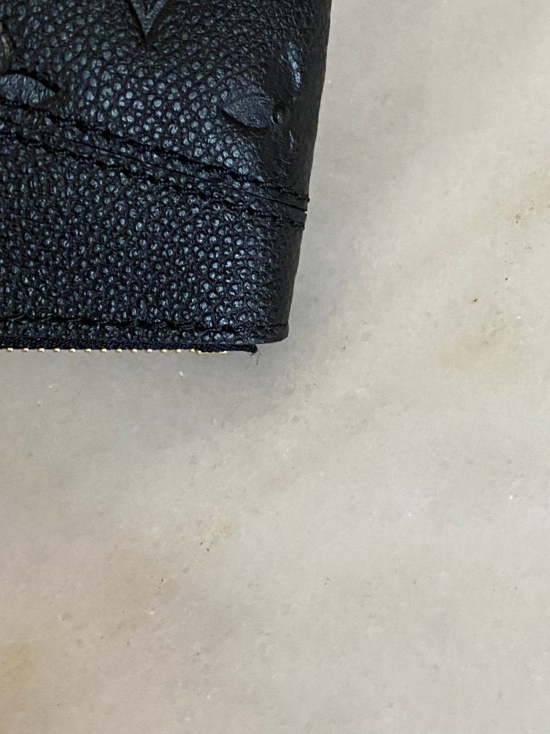 Louis Vuitton Black Empreinte Daily Pouch - Barde - Image 4
